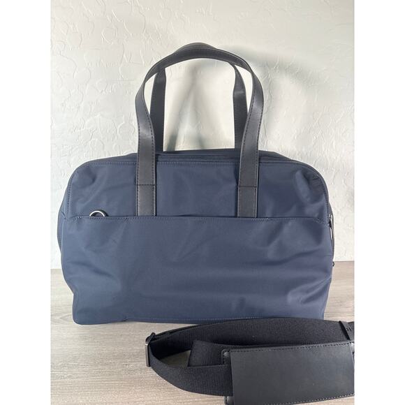 Away Travel The Everywhere Bag 16” Carry On Duffle Navy Blue Black NWOT - Picture 3 of 4